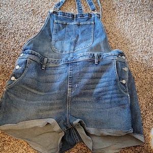 Short overalls